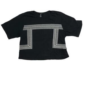 Forever 21 | Embroidered Black Crop Top | Size Medium